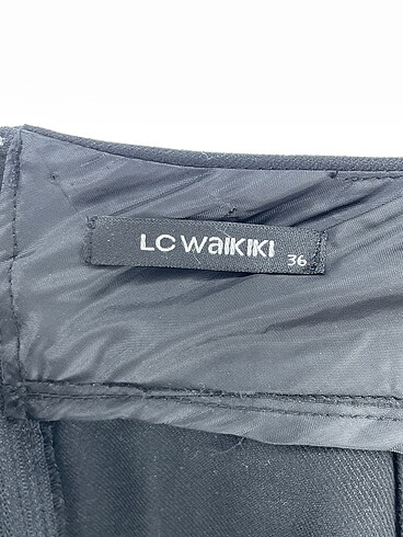 36 Beden siyah Renk LC Waikiki Mini Etek %70 İndirimli.