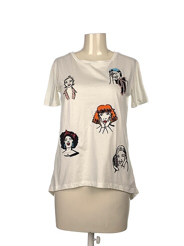Diğer T-shirt %70 İndirimli.