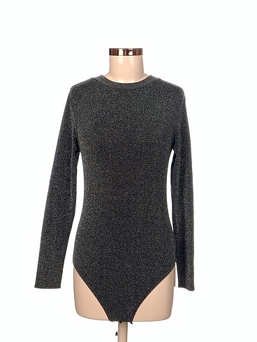 H&M Bluz %70 İndirimli.