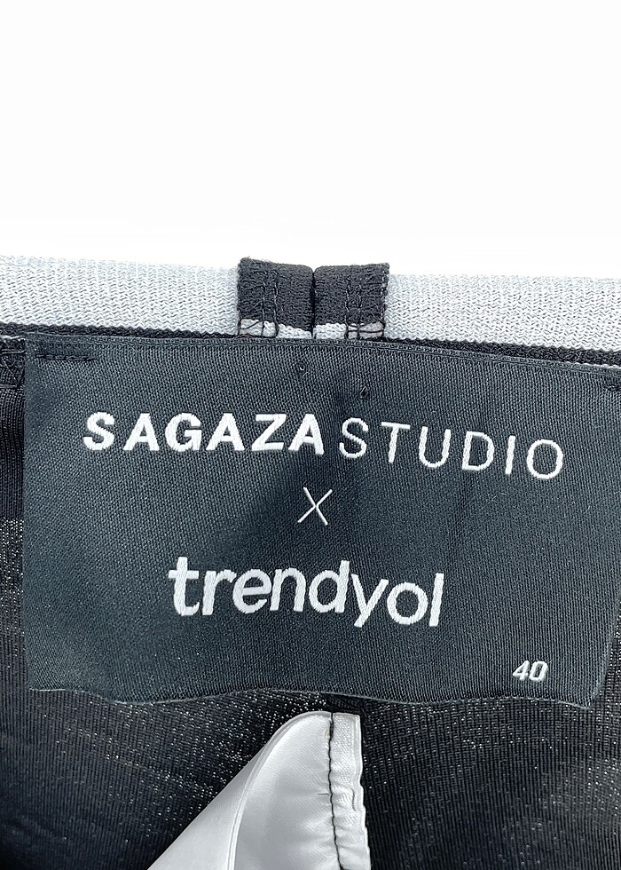 Trendyol & Milla Mini Şort %70 İndirimli. - Görsel 4