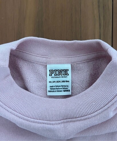 s Beden vs pink sweatshirt