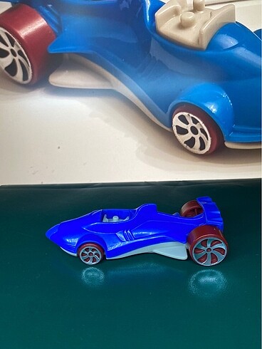  Beden Renk Hot wheels