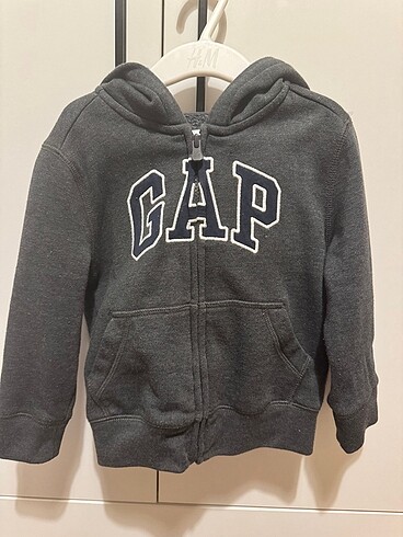 GAP sweatshirt