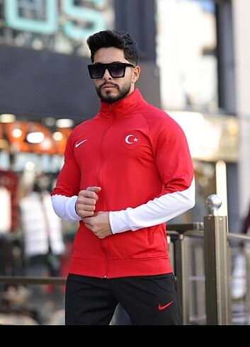 Diğer TÜRKİYE EŞOFMAN TAKIMI 