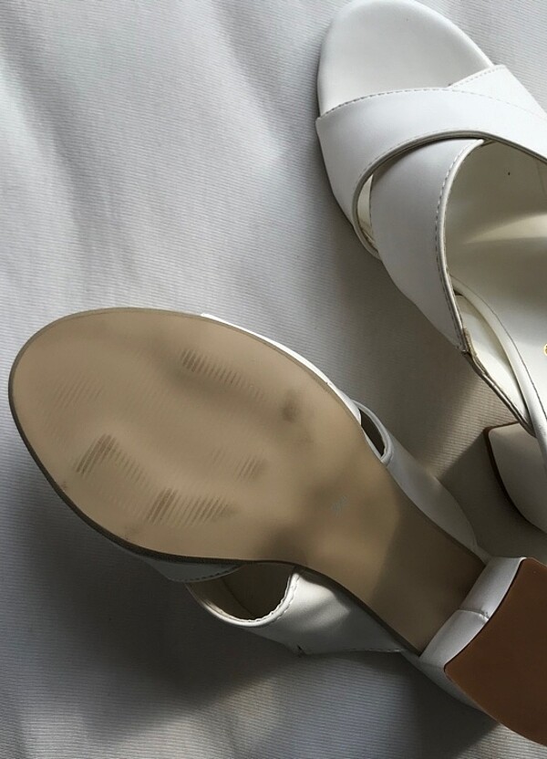 Topuklu beyaz ayakkabi - Görsel 4
