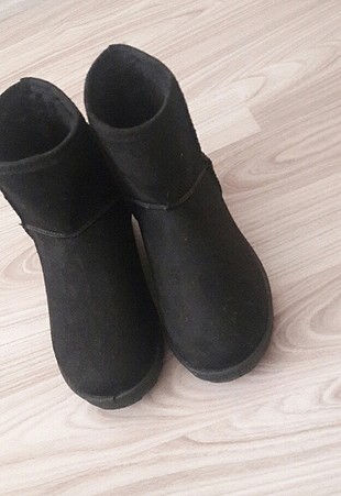 ugg bot yeni