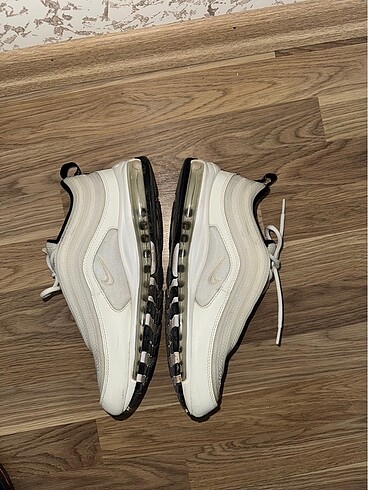 44 Beden beyaz Renk Air max 97
