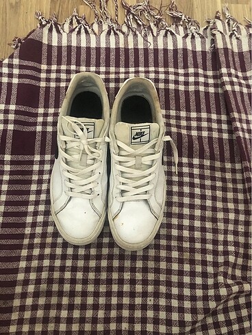 Nike Blazer low a benzer bir model