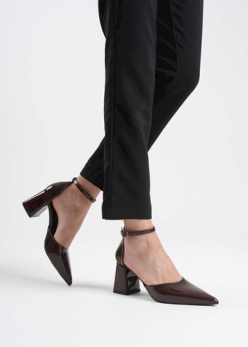 Kahverengi Tokalı İnce Topuklu Kadın Ayakkabı - Görsel 3