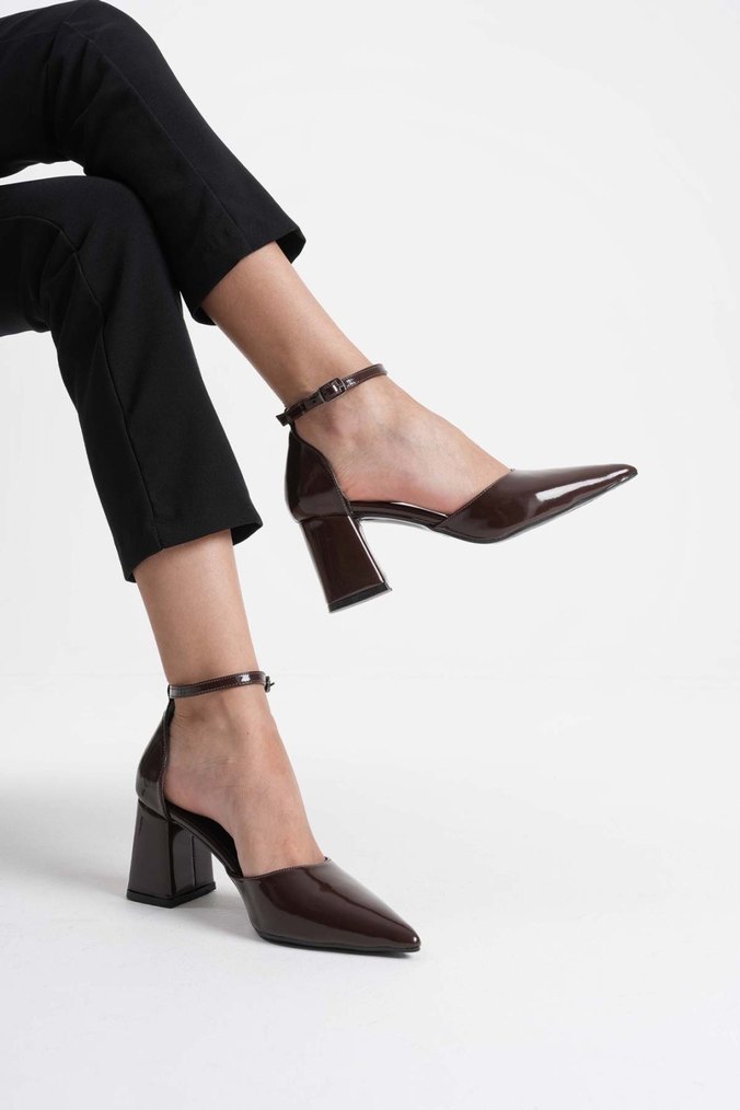 Kahverengi Tokalı İnce Topuklu Kadın Ayakkabı - Görsel 5