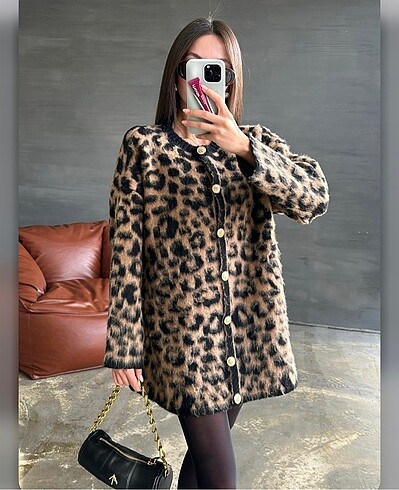 Zara Leopar düğme detaylı hırka