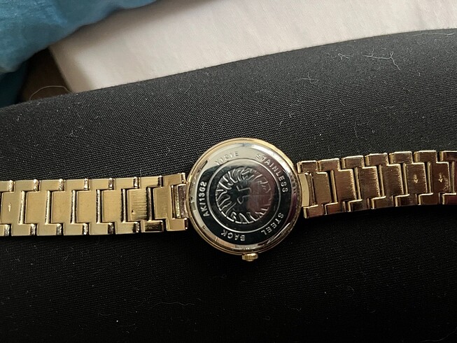 Beden altın Renk Anne klein altın kol saati