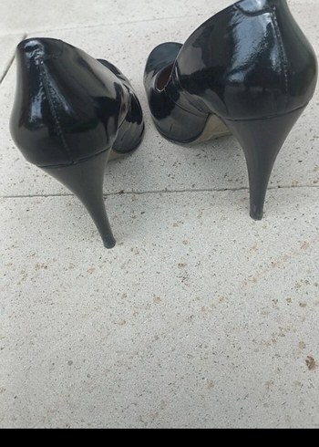 40 Beden Kırmızı Deri Tokalı Stiletto bot