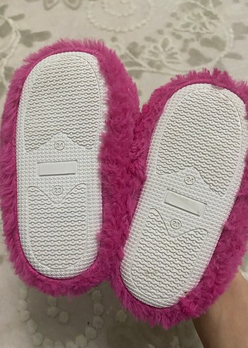 Pembe Peluş Kız Çocuk Ev Terliği - Görsel 2