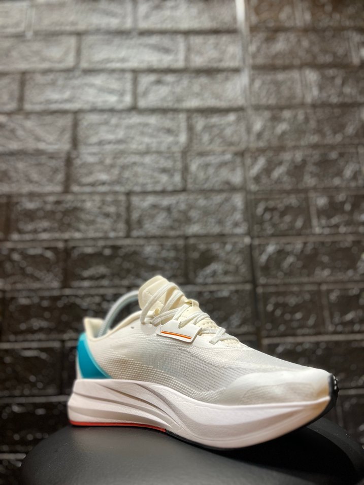 Beyaz Erkek Koşu ve Antrenman Ayakkabısı - Görsel 2