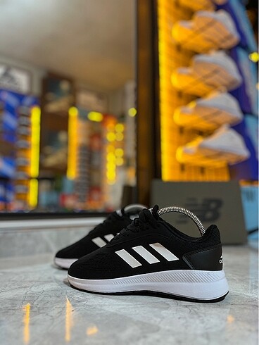 39 Beden siyah Renk Adidas run yeni sezon