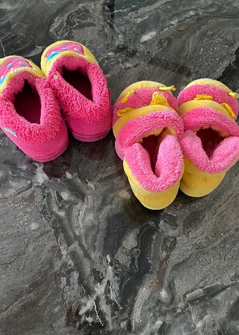 Kız Çocuk Renkli Nakışlı Sıcak Ev Terlikleri - Görsel 2