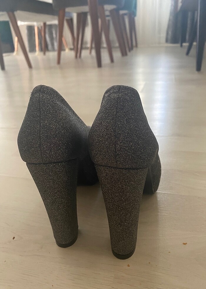 Topuklu ayakkabı - Görsel 2