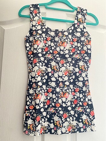 Çiçekli üst - Görsel 2