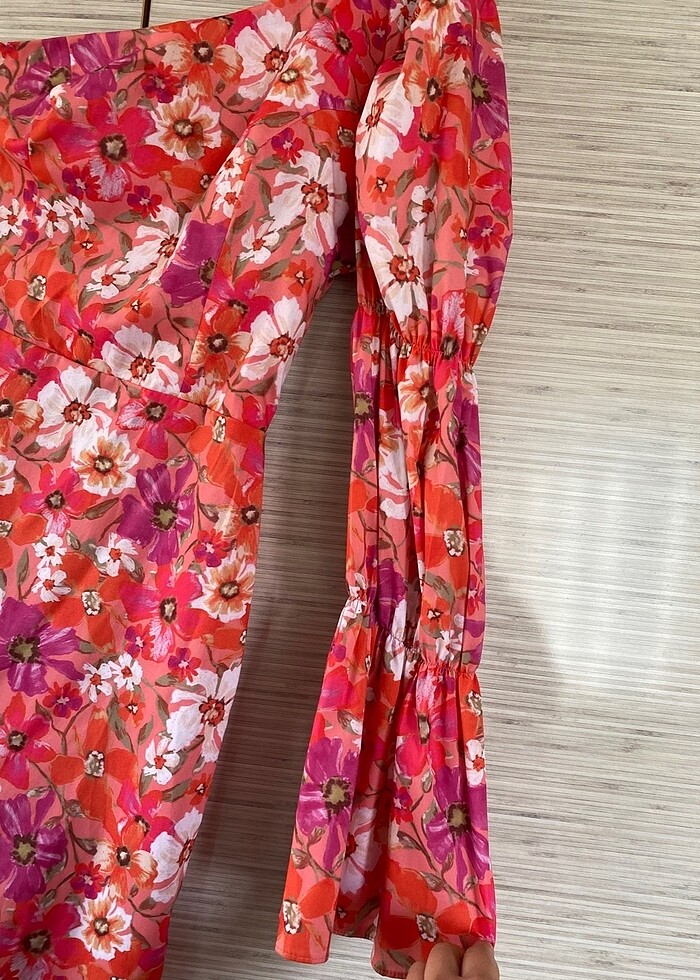 Çiçekli elbise - Görsel 4