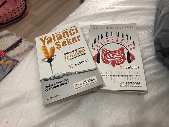 İki kitap 10 tl