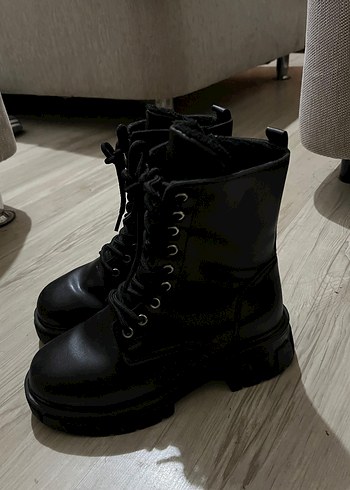 36 Beden siyah Renk Siyah İçi Kürklü Kadın Bot