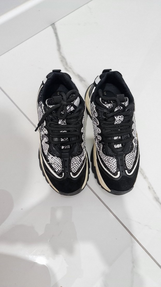 Kadın Siyah Yılan Desenli Bağcıklı Spor Ayakkabı - Görsel 3