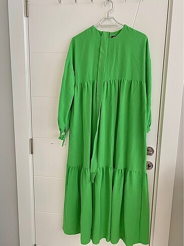 Yeşil keten elbise
