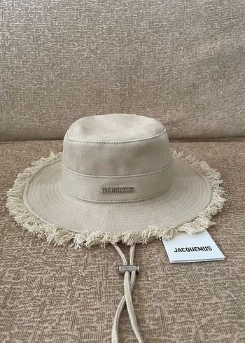 JACQUEMUS BEJ FÖTR ŞAPKA