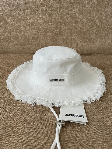 JACQUEMUS BEYAZ FÖTR ŞAPKA