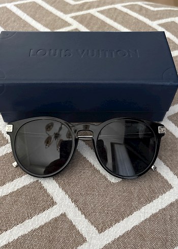 Louis Vuitton Siyah Transparan Kadın Güneş Gözlüğü