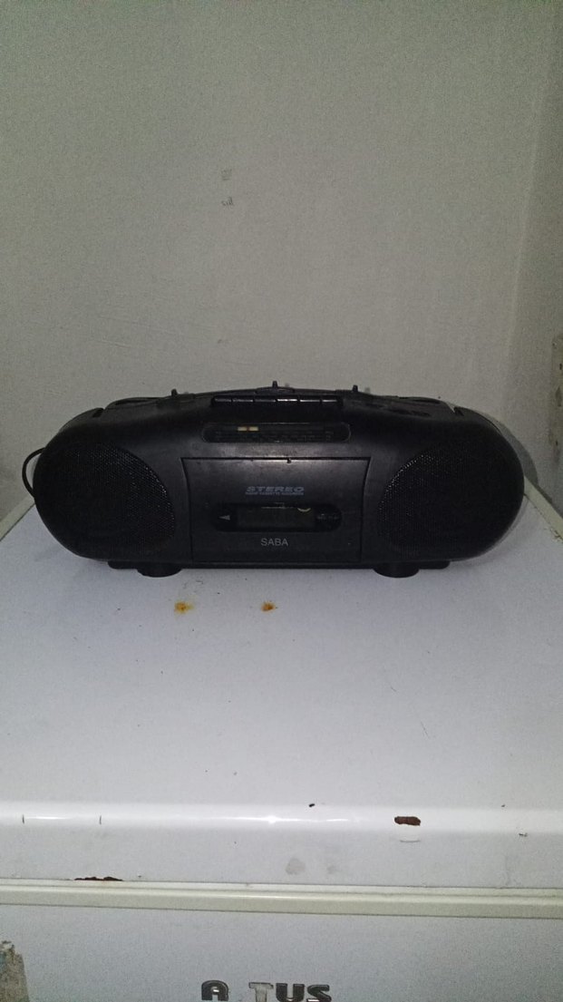 Siyah Taşınabilir Müzik Sistemi - Görsel 3