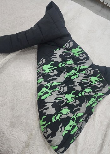 Erkek Çocuk Kamuflaj Desenli Kapüşonlu Mont - Görsel 2