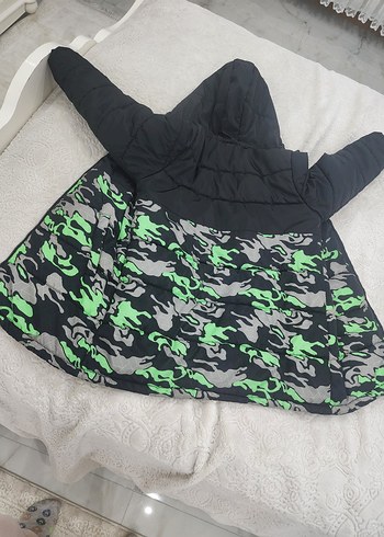 Erkek Çocuk Kamuflaj Desenli Kapüşonlu Mont - Görsel 3