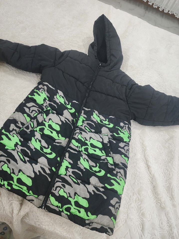 Erkek Çocuk Kamuflaj Desenli Kapüşonlu Mont - Görsel 4