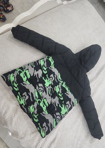 Erkek Çocuk Kapüşonlu Kamuflaj Desenli Mont - Görsel 2