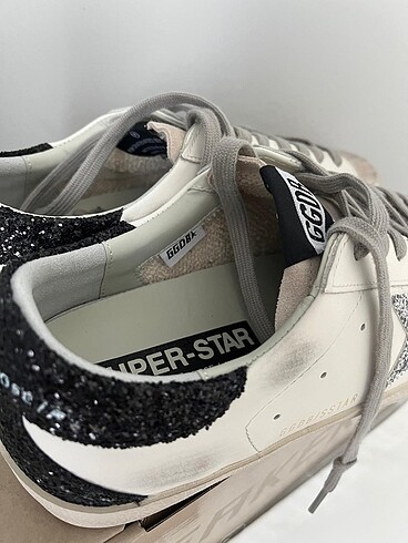 Golden Goose Deluxe Golden goose