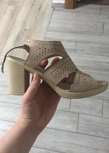Bej Kadın Topuklu Sandalet
