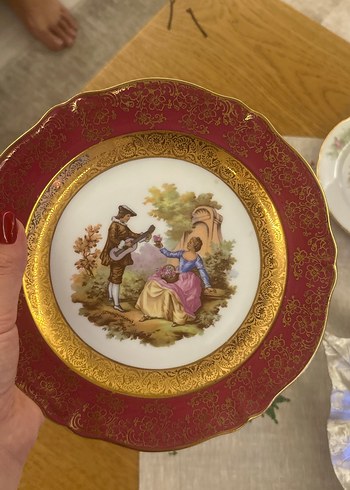 Beden Bordo İşlemeli Klasik Porselen Tabak