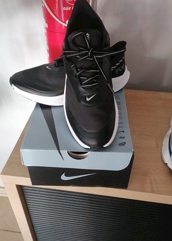 Nike Siyah Bağcıklı Erkek Spor Ayakkabı