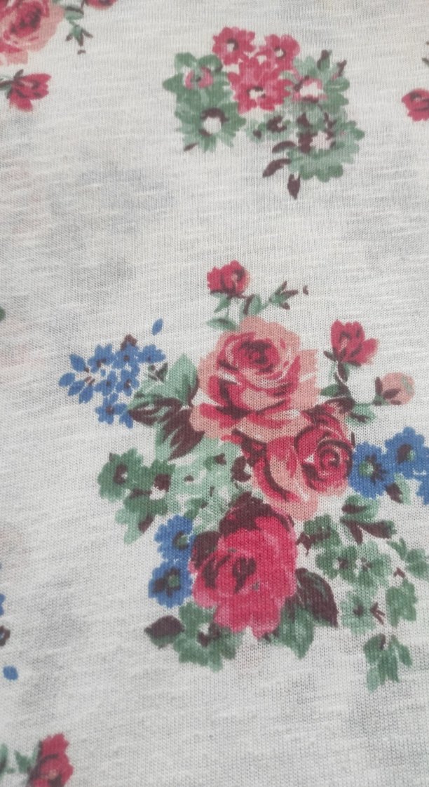 Kız Çocuk Çiçek Desenli V Yaka Tişört - Görsel 2