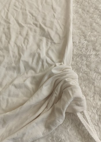 Beyaz V Yaka Kısa Kollu penye bluz - Görsel 2