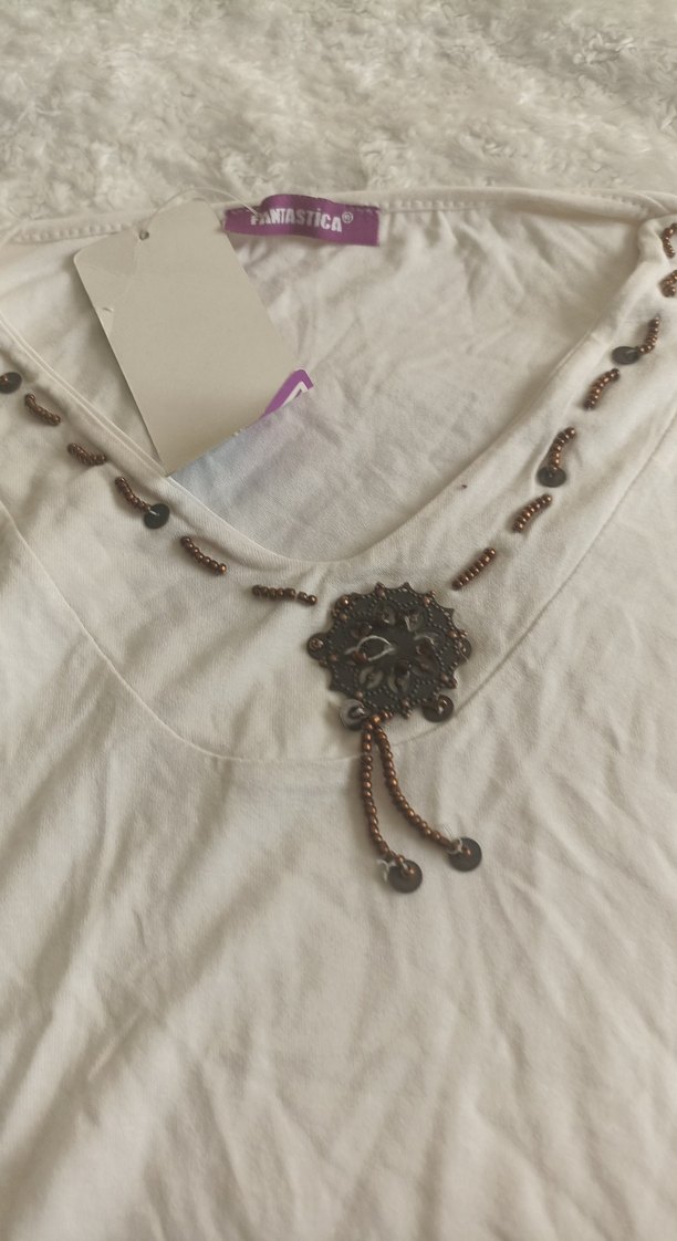 Beyaz V Yaka Kısa Kollu penye bluz - Görsel 3