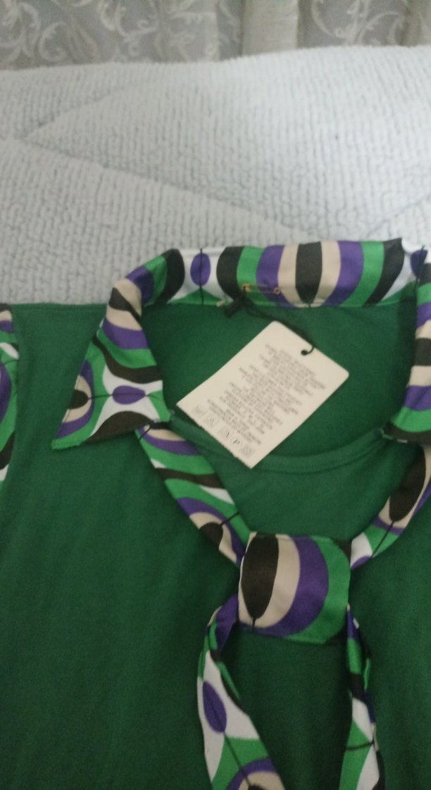 Yeşil Bağlamalı Yaka Kısa Kollu bluz - Görsel 3