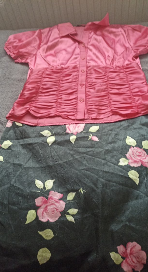 Pembe saten gömlek ve etek takim - Görsel 3