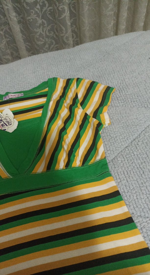 Çizgili V Yaka Kısa Kollu Hamile Tişörtü - Görsel 3