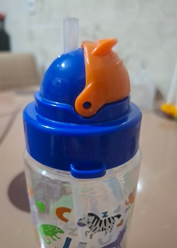 Çocuklar için pipetli renkli su matarası - Görsel 4