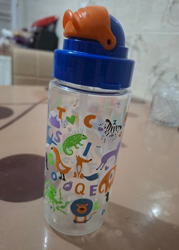 Çocuklar için pipetli renkli su matarası - Görsel 2