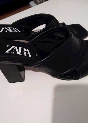 Zara Zara Kadın Siyah Dolgu Topuklu Terlik