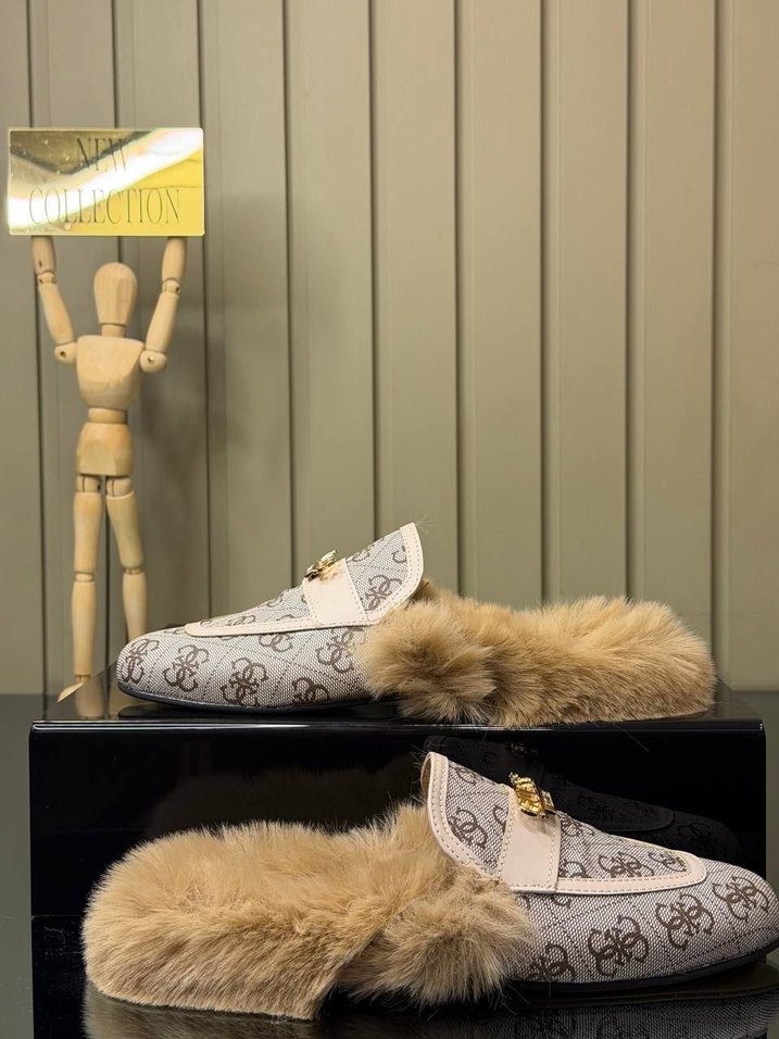 Guess Tüylü Topuklu Kadın Terlik - Görsel 3